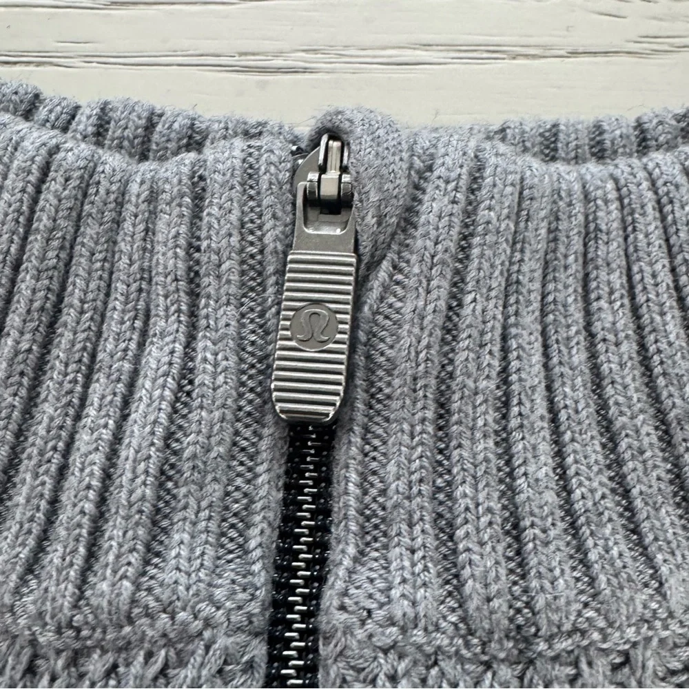 Lululemon Athletica Heather Gray Knit Top
